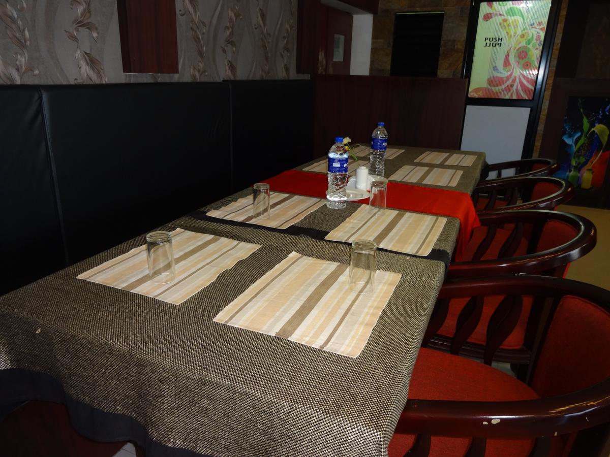 Hotel A J Park Alappuzha Eksteriør bilde